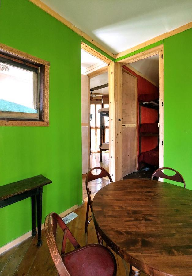 Lost River Hostel Френч-Лик Экстерьер фото